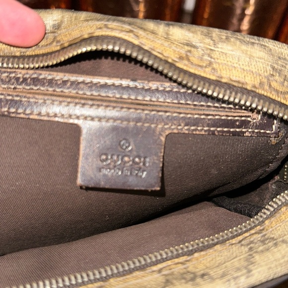 Gucci GG Messenger bag in monogram coated canvas   Vintage. - Picture 15 of 16